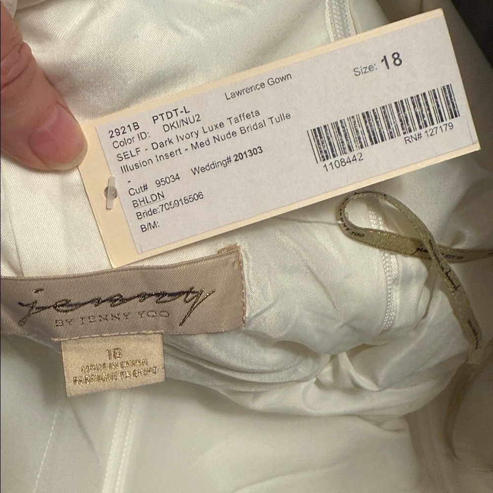 Jenny by Jenny Yoo
Lawrence Square-Neck Open-Back Taffeta
Wedding Gown - Picture 15 of 17